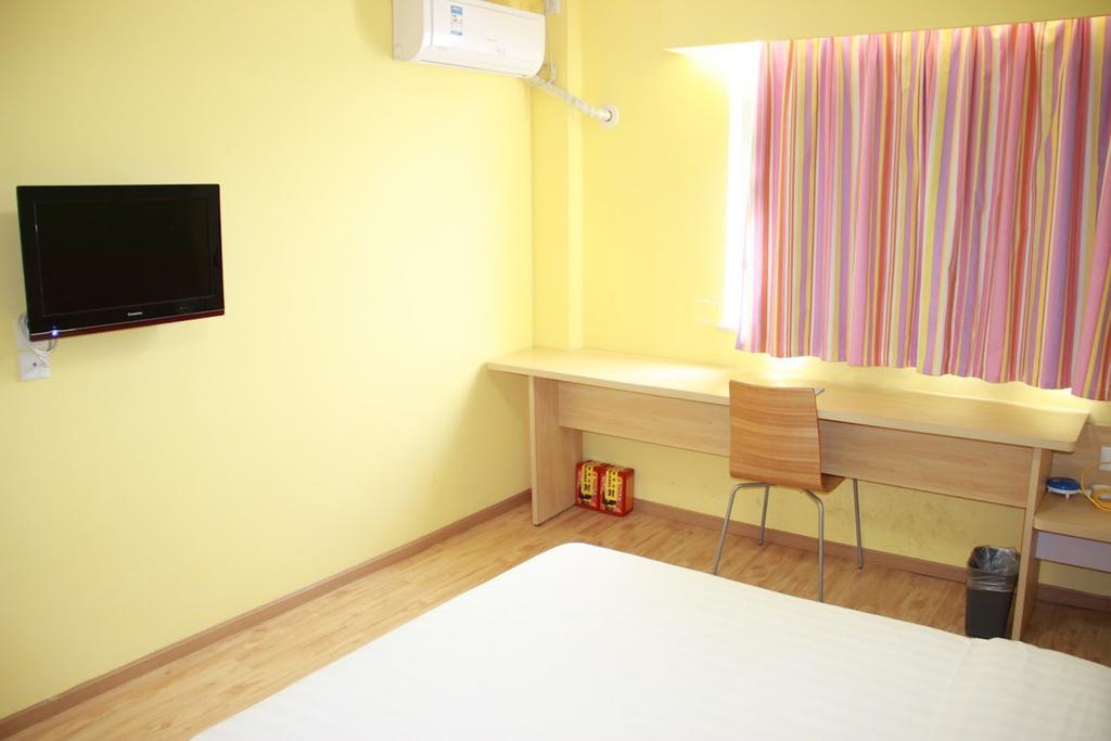 7Days Inn Jiangmen Peng Jiang Qiao North Exterior foto